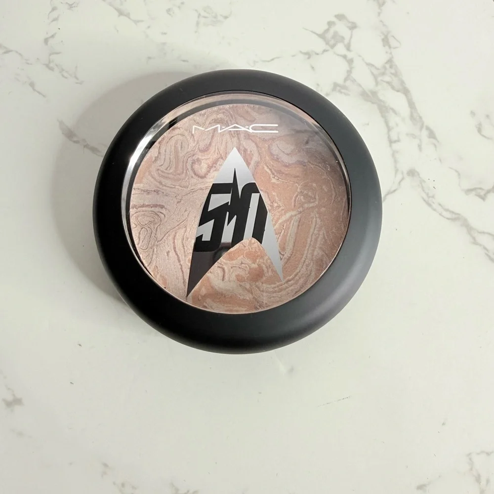 MAC Cosmetics Star Trek Trip the Light Fantastic Powder in Luna Luster